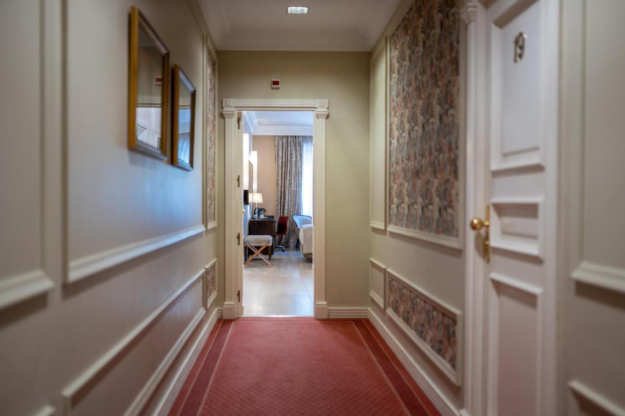 Hotel Rector Salamanca Luaran gambar A corridor in the hotel