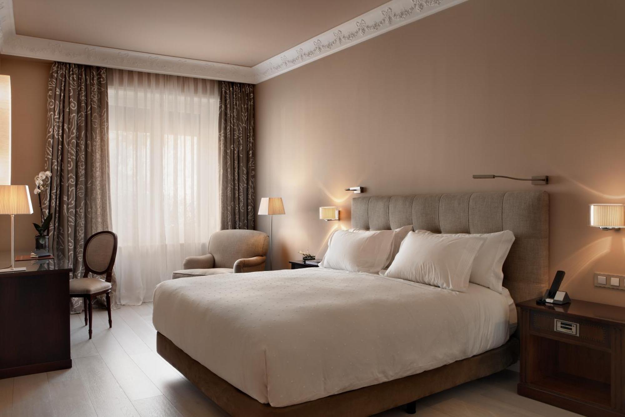 Hotel Rector Salamanca Luaran gambar A bedroom at the hotel