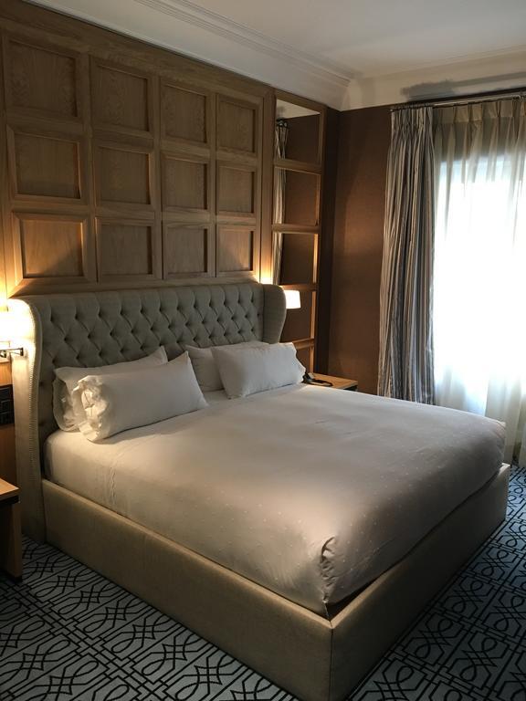 Hotel Rector Salamanca Luaran gambar A bedroom at the hotel