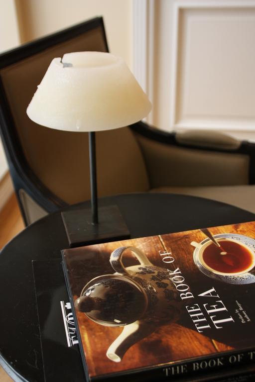 Hotel Rector Salamanca Luaran gambar A coffee table book